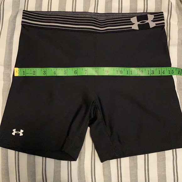 Under Armour Workout Shorts - Picture 5 of 8